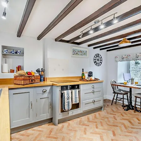 2 Bed In York Oc-93614